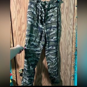 Camo flowy joggers